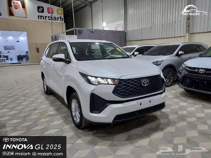 تويوتا انوفا GL 2.0 بنزين 2025 2