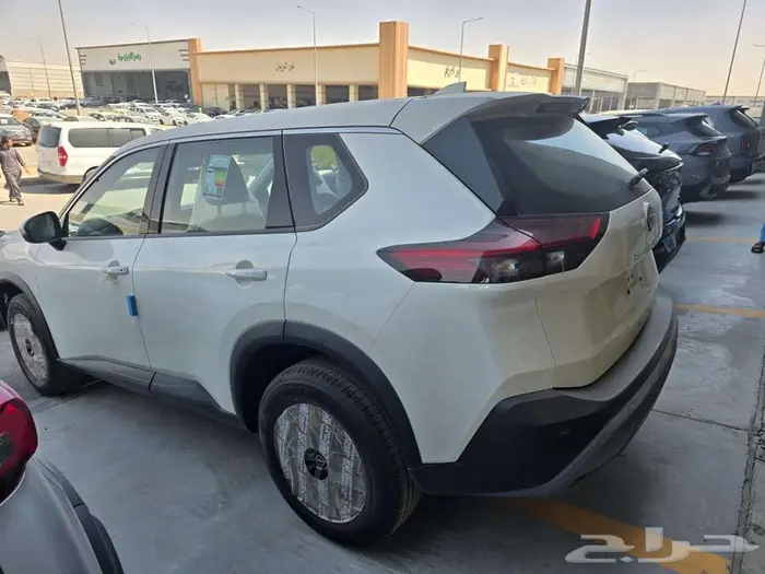 نيسان اكستريل ستاندر بدون دبل 5 مقاعد موديل 2025 3
