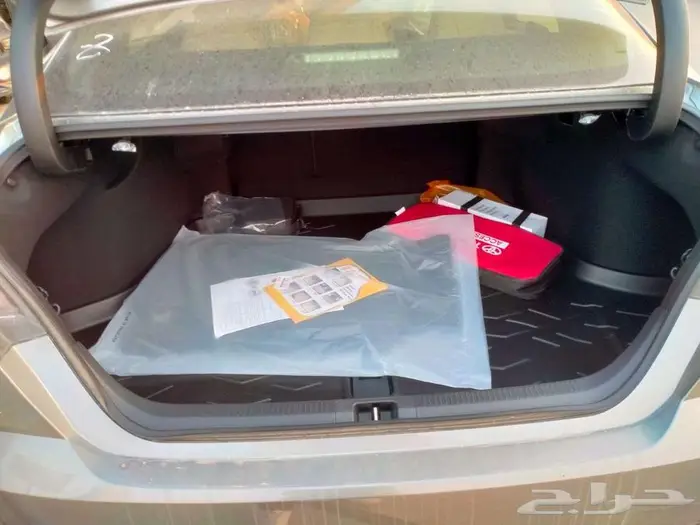 تويوتا كامري E استاندر 2025 بنزين اسود 3