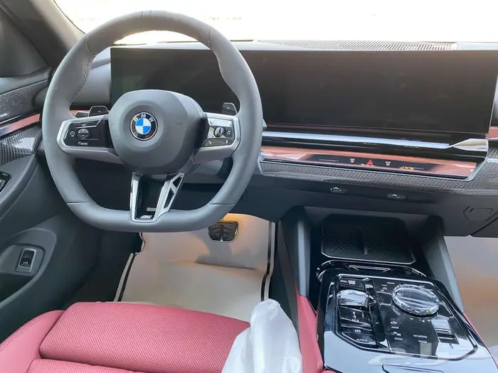 بى ام دابليو (BMW 520i ( 2026 11