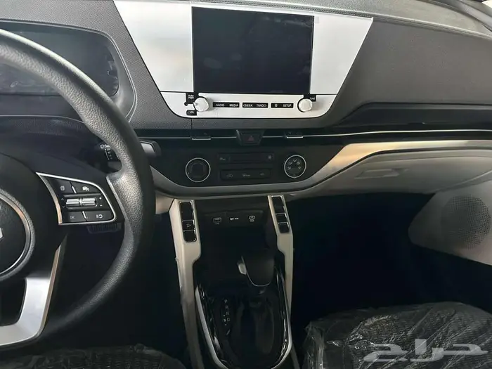 كيا كارنز 2025 ستاندر مطور 10