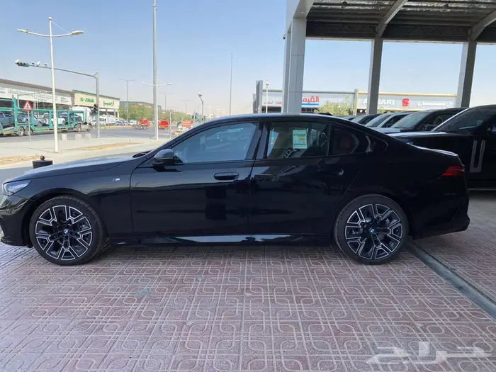 بى ام دابليو (BMW 520i ( 2026 4