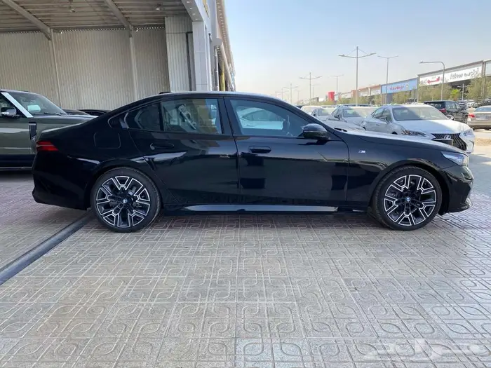 بى ام دابليو (BMW 520i ( 2026 3