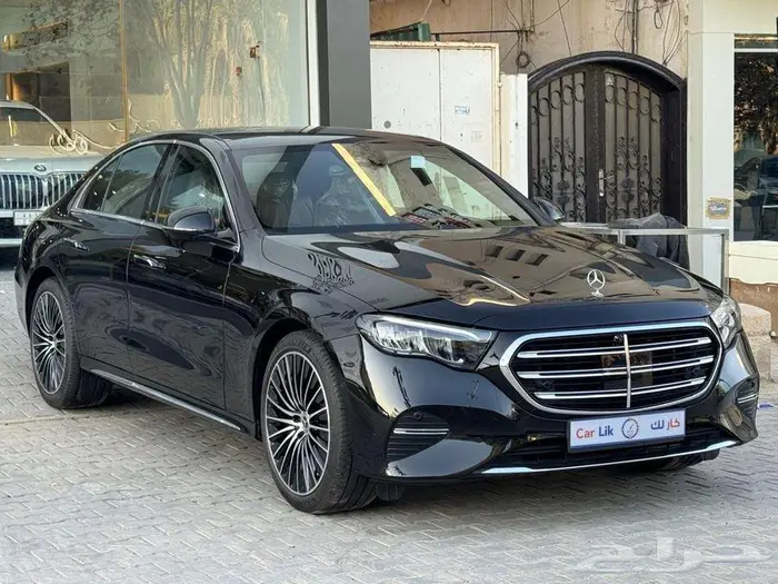 مرسيدس E200 كلاسيك 2026 وكالة 3 شاشات 1