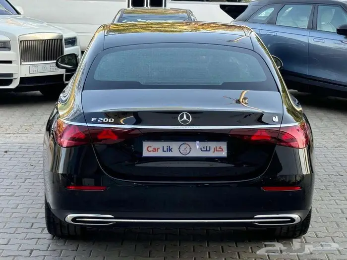 مرسيدس E200 كلاسيك 2026 وكالة 3 شاشات 5