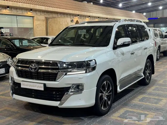 للبيع جيب قراند تورنق 2021 سعودي عداد قليل V8 ( مخززنه ) 1