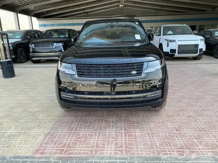 رنج روفر SE V8 موديل 2025 Black Edition 0