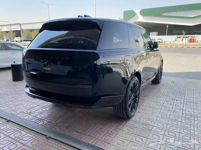 رنج روفر SE V8 موديل 2025 Black Edition 6
