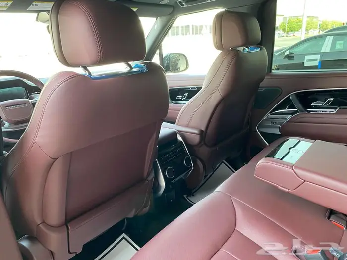 رنج روفر SE V8 موديل 2025 Black Edition 9