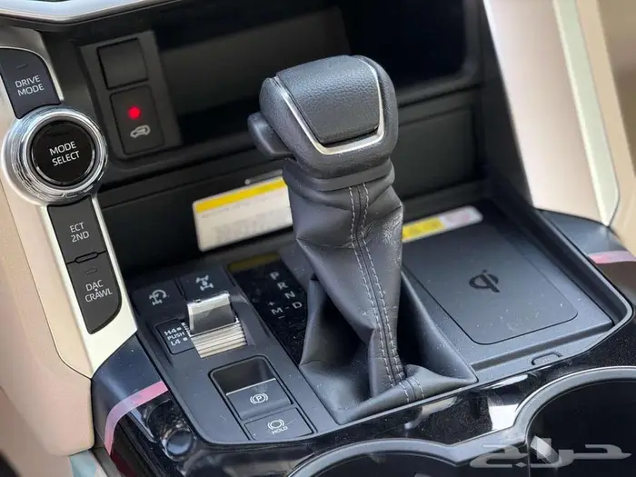 لاندكروزر GXR L3 2025 الأيقونة الأقوى على الطرق الوعرة 15