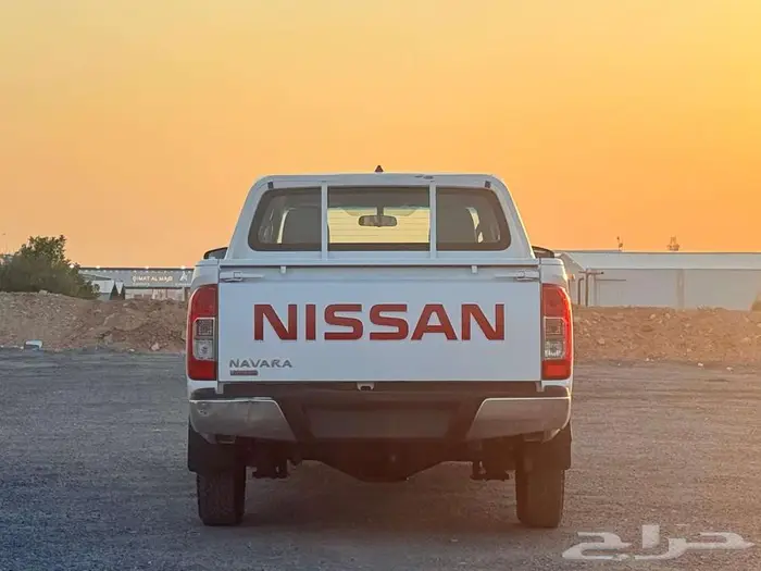 نيسان نافارا 2022 4