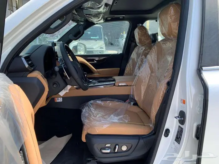 لكزس-LX600 BB -بريمي 2025 10