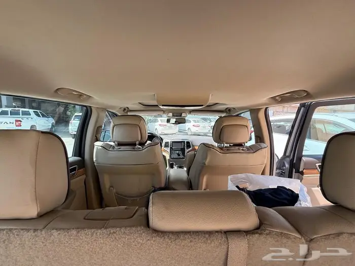 Jeep Grand Cherokee Overland 2011 4