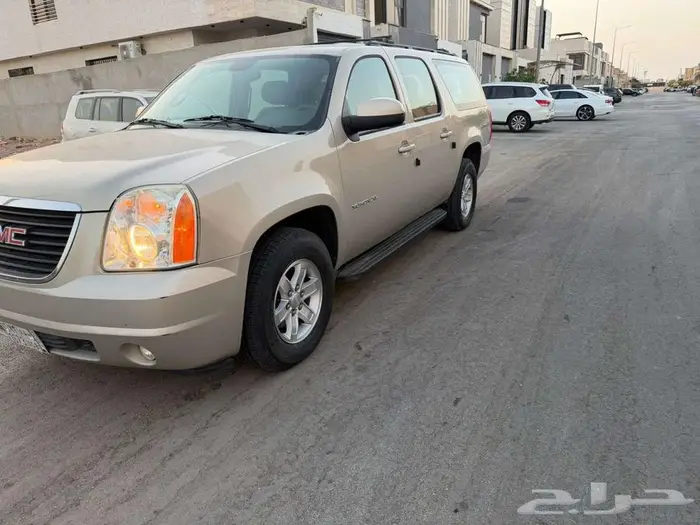 جمس يوكن XL موديل 2011 نظيف 4
