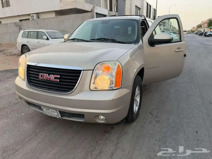 جمس يوكن XL موديل 2011 نظيف 3