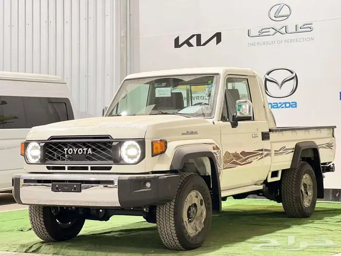 تويوتا شاص DLX قير عادي بدون ونش رفرف 2025 19