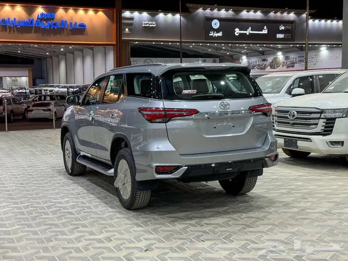 فورتشنر 6 سلندر 2025 بنزين (عليها ملاحظة خفيفة) بطاقة جمركية 3