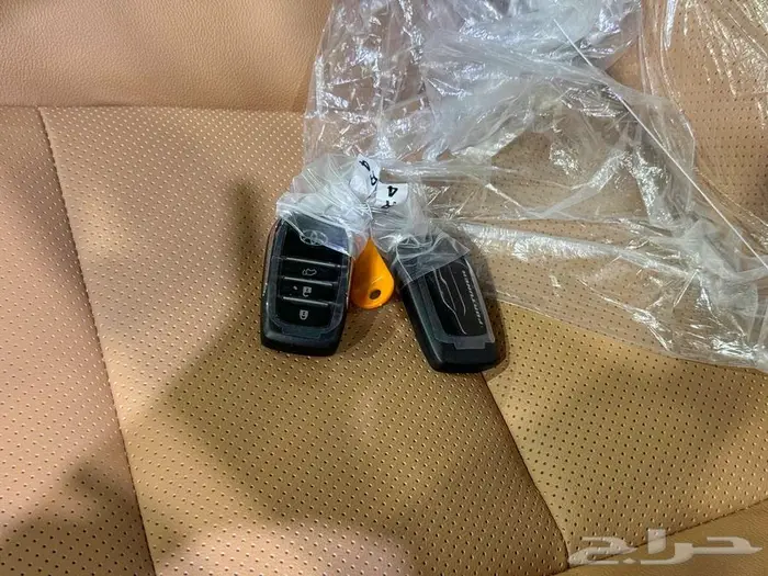 فورتشنر 6 سلندر 2025 بنزين (عليها ملاحظة خفيفة) بطاقة جمركية 47