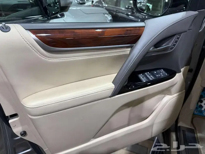 لكزس LX سبورت موديل 2021 عداد 77.000 الف 3