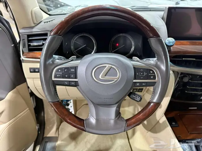 لكزس LX سبورت موديل 2021 عداد 77.000 الف 7
