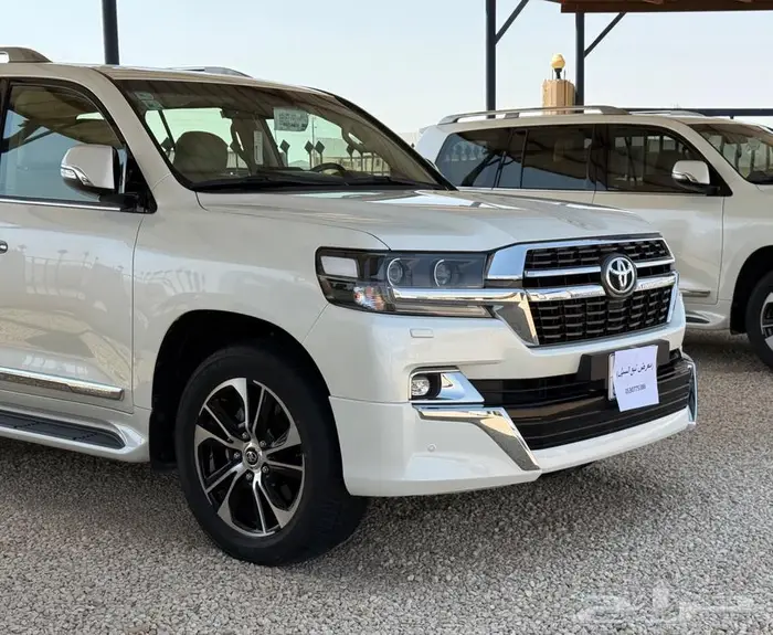 لاندكروزر GXR 2021 مخززن سعودي 3