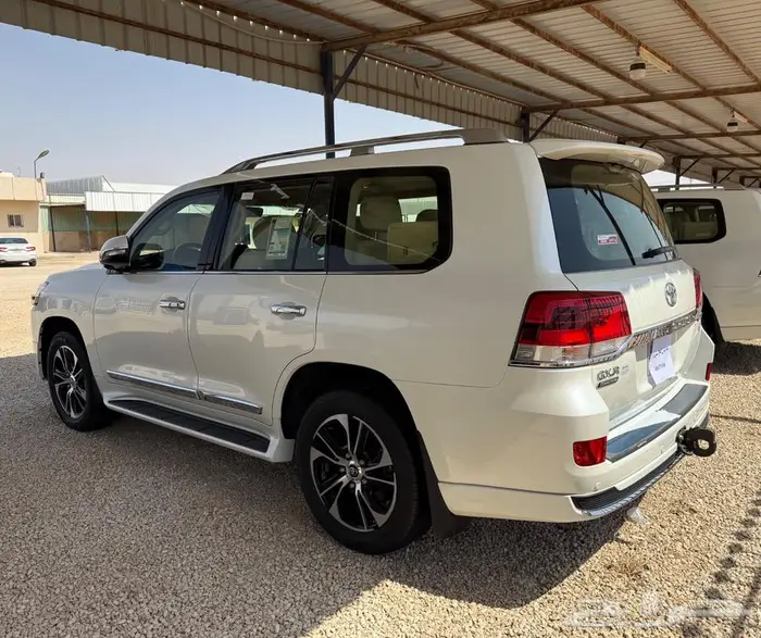 لاندكروزر GXR 2021 مخززن سعودي 52