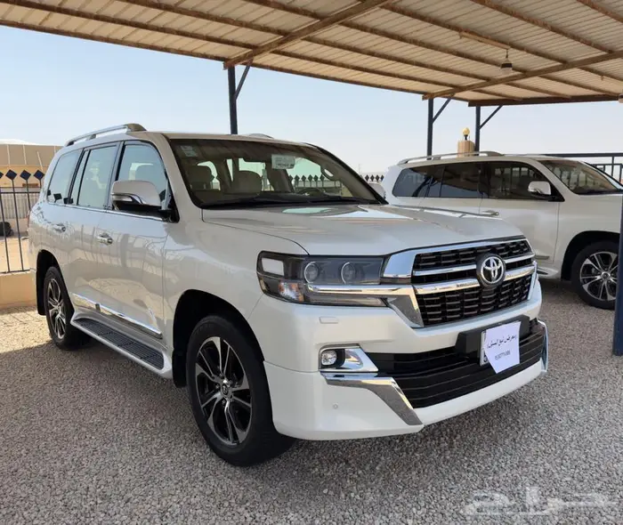 لاندكروزر GXR 2021 مخززن سعودي 56