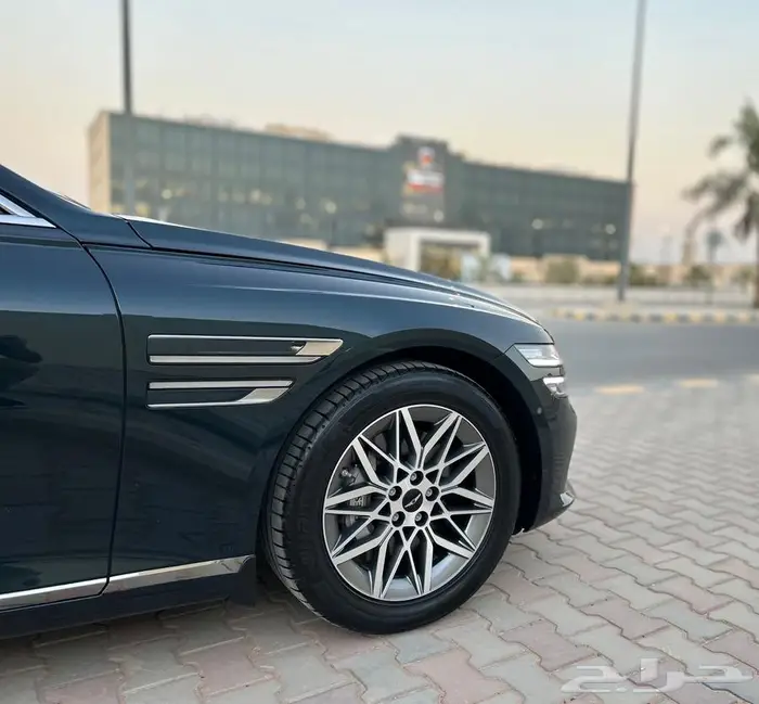 جينسس G80 2025 10