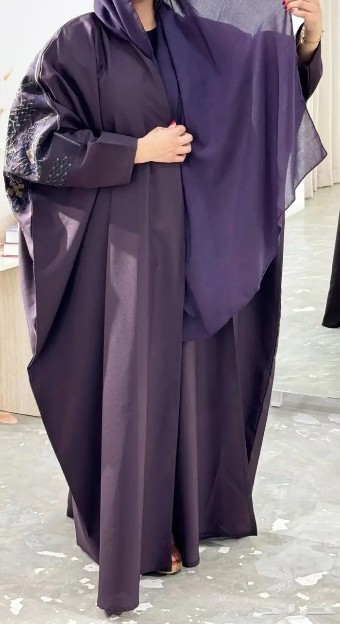 عبايات مختلف التصاميم بالجملة أبيعها 2