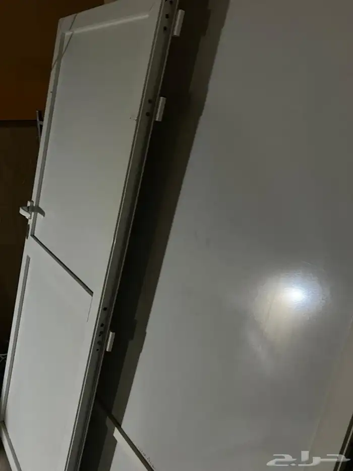 ألمونيوم ابواب عدد أربعة ابيض  مستخدمه بحالتها 3