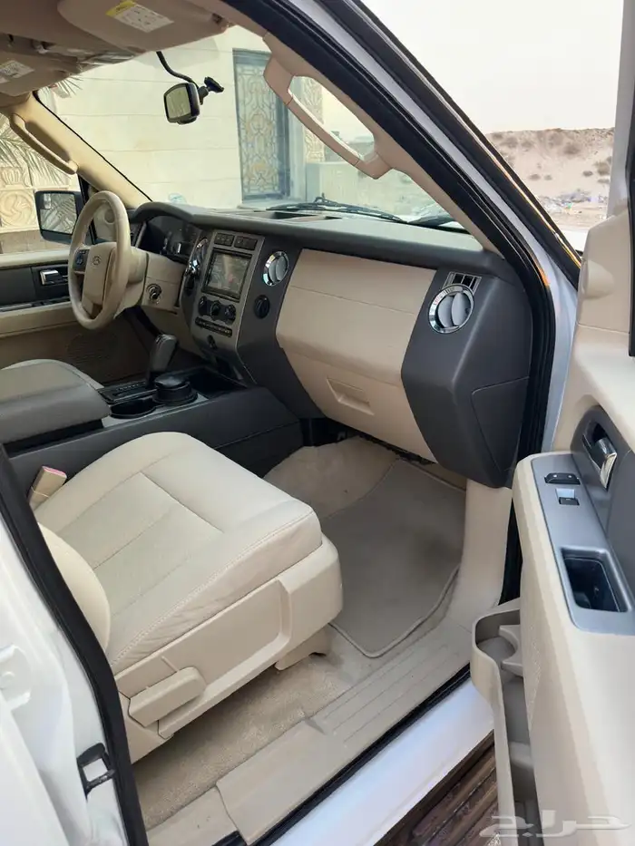 فورد اكسبيدشن 2013 16