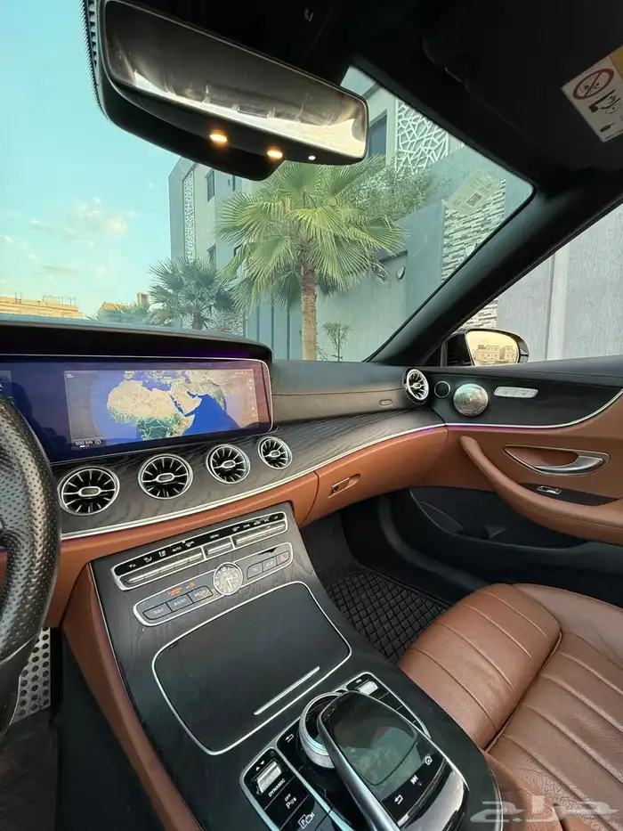مرسيدس E200 2019 AMG كشف لون مميز 10