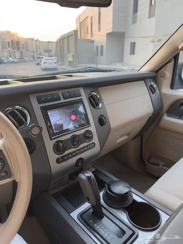فورد اكسبيدشن 2013 20