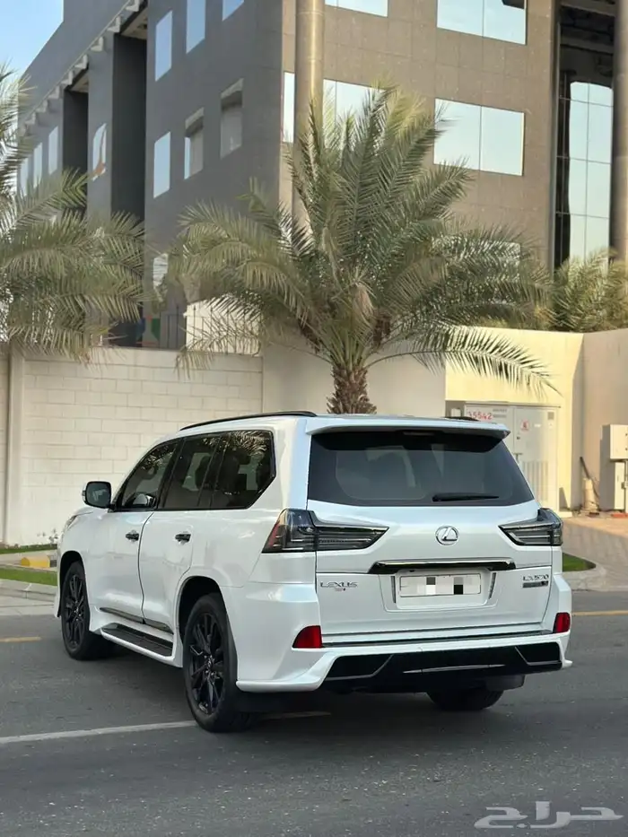 لكزس LX570 2020 بلاك ادشن 11