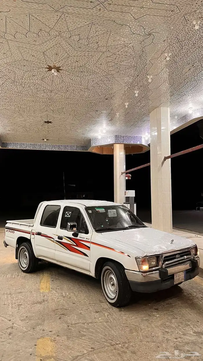 هايلوكس 8
