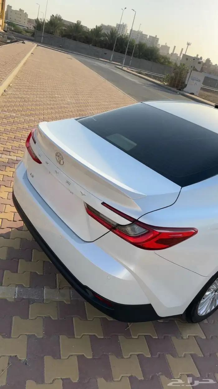 للبيع كامري 2025 LE بنزين ابيض لؤلؤي 14