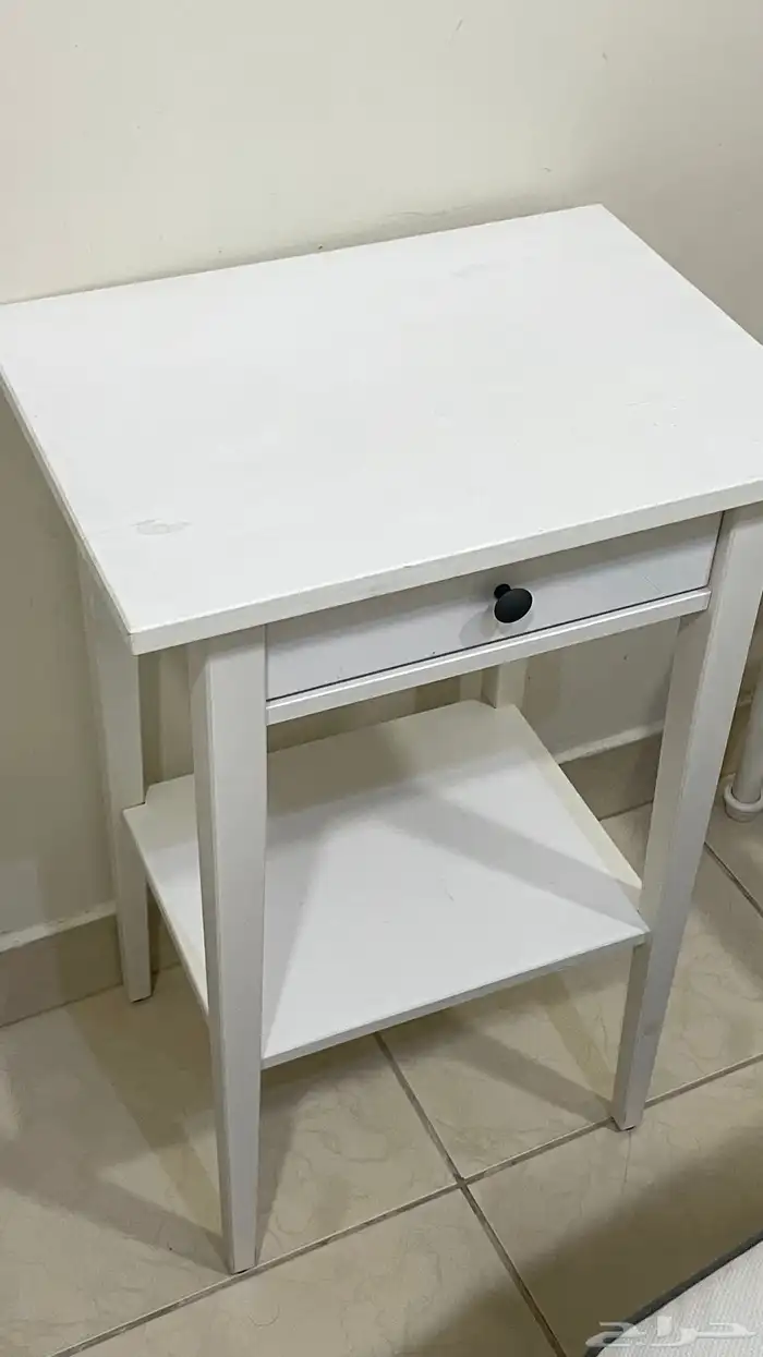 اثاث سرير وطاولة 3