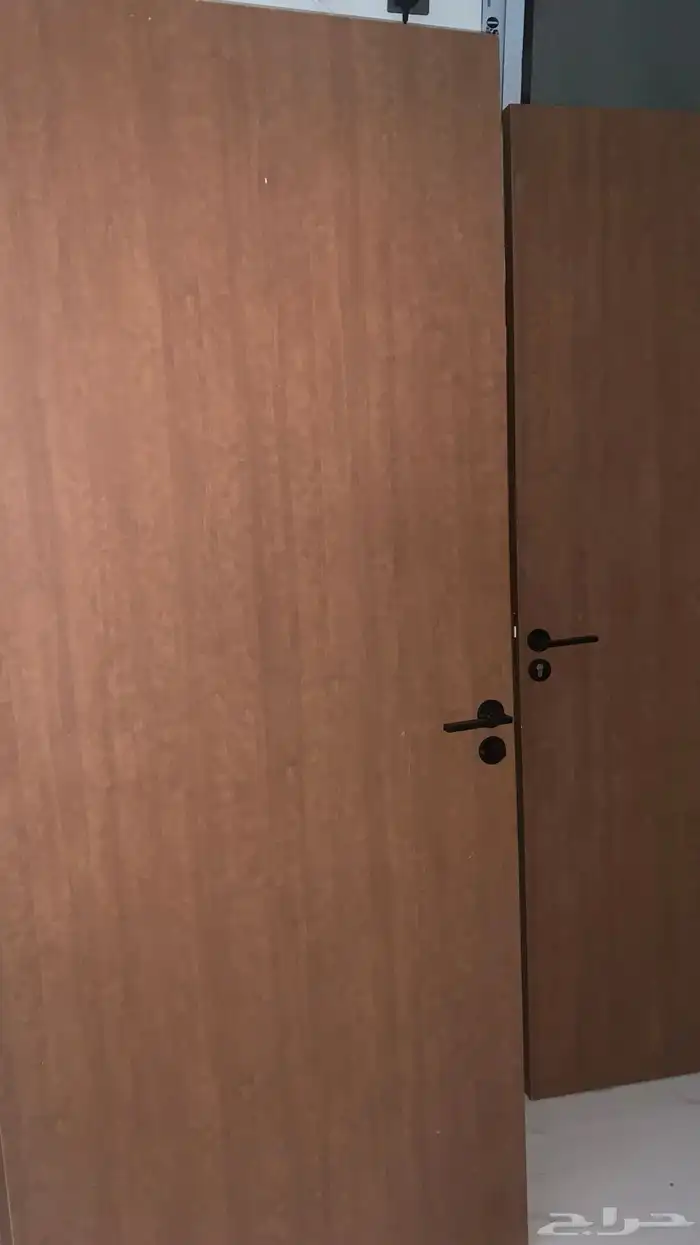 أبواب خشب للبيع نظيفه جدا 1