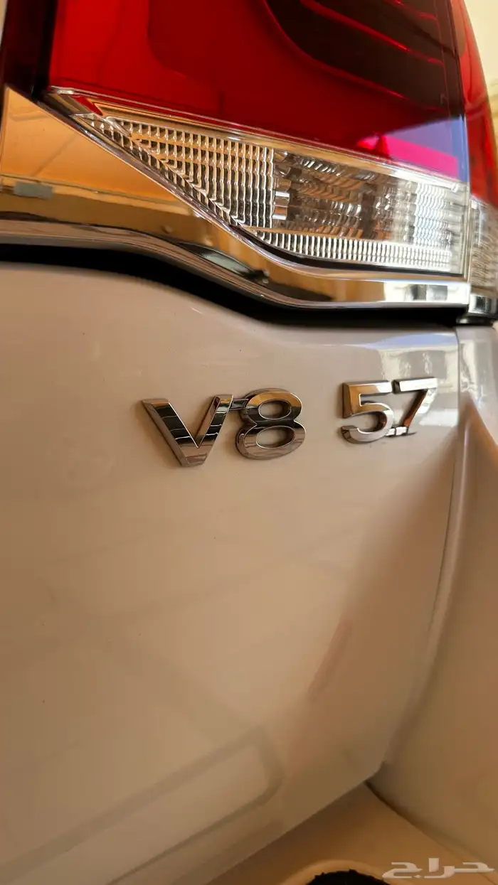 جيب لاندكروزر vx.s 2016 بريمي فل كامل 15