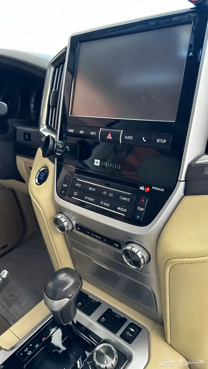جيب لاندكروزر vx.s 2016 بريمي فل كامل 51
