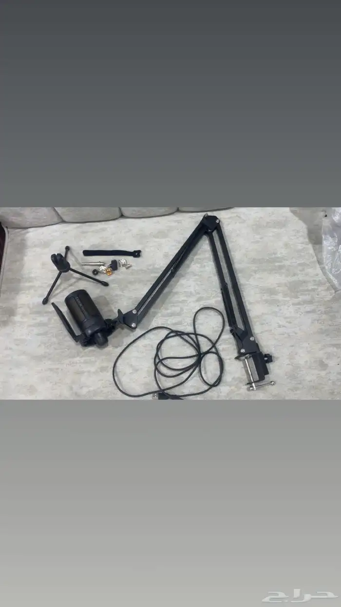 طاولة قيمنق كرسي مايك العاب 3