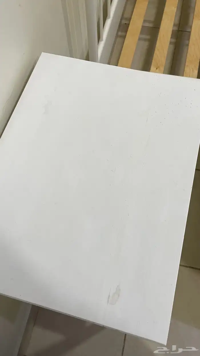 اثاث سرير وطاولة 4