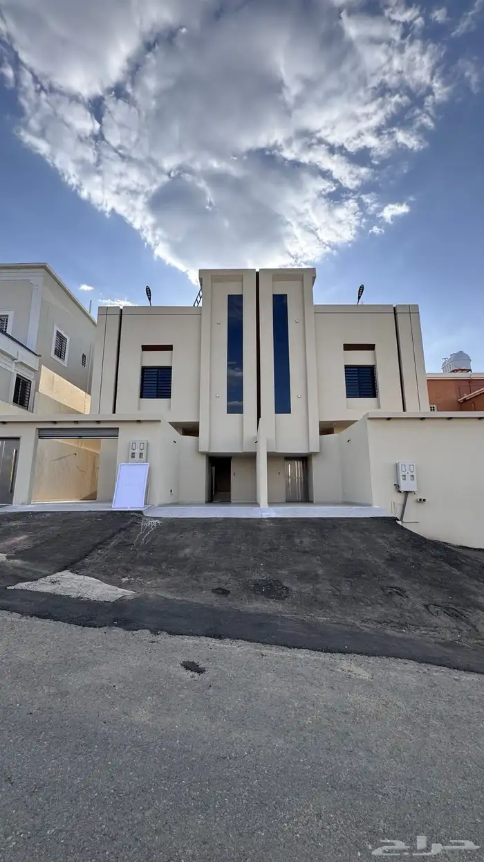 للبيع روف علوى مع ملحق من 650 الف بالخميس 1