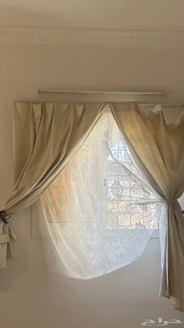 اثاث منزل نظيف . طاوله- فرشه- قاعده تلفزون- فرن- كنب - 1