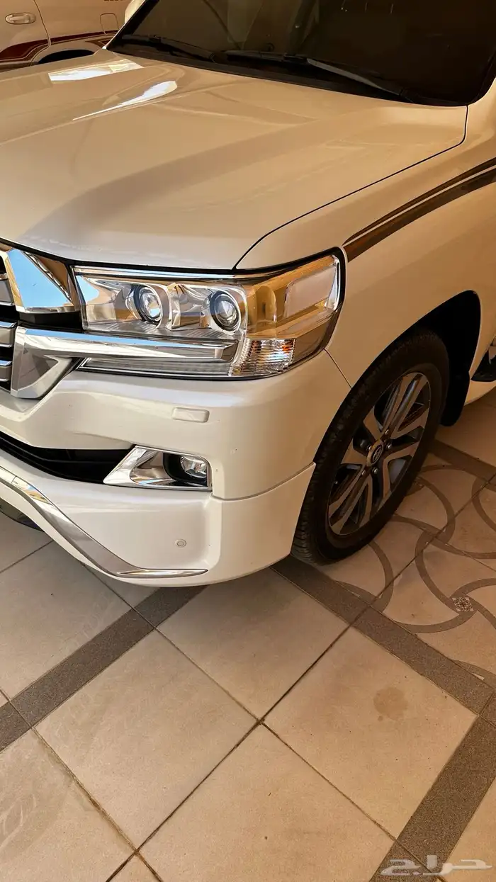 جيب لاندكروزر vx.s 2016 بريمي فل كامل 10