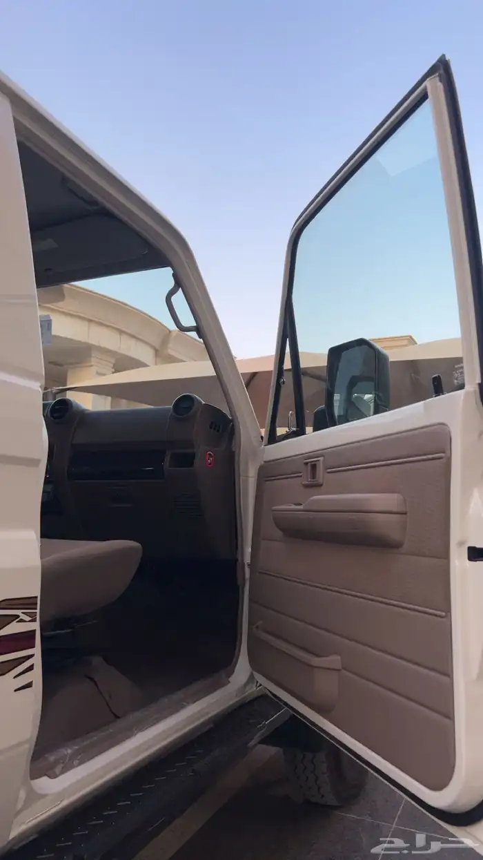 للبيع جيب ربع 2025 سعودي قير عادي صيانة مجانية 10 و 30 الف 6