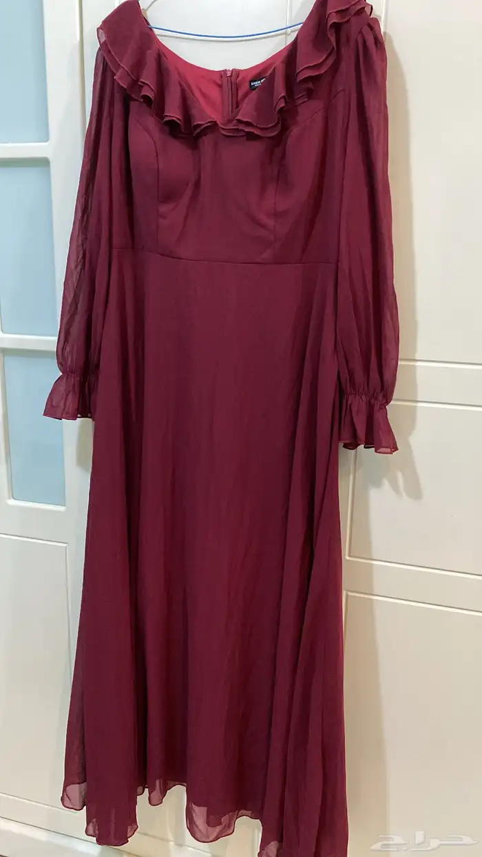 فساتين غير مستخدمه 1