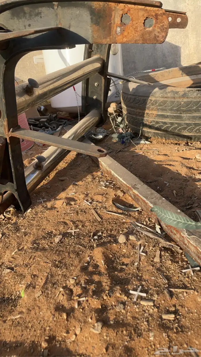 دعامة فيها فأس 1