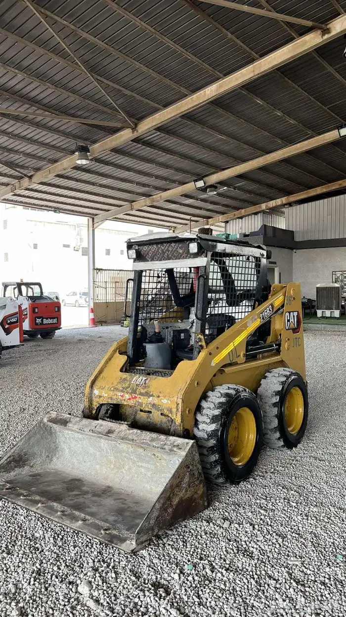 بوبكات كتربلر 2021 للايجار 2