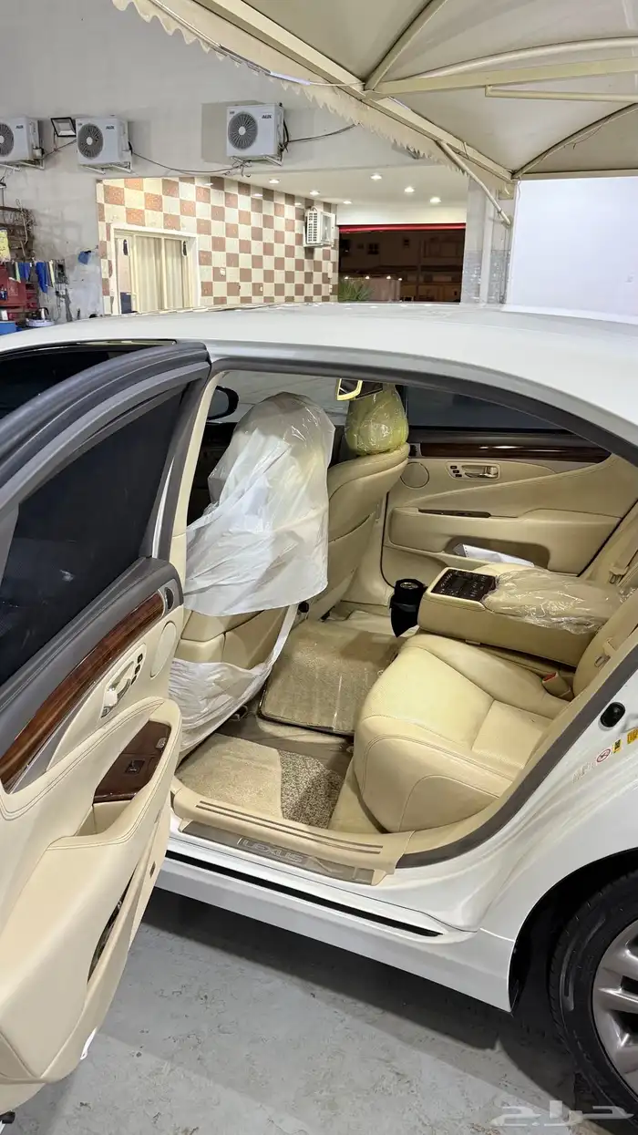 لكزس LS640 لارج عبداللطيف جميل بيشه 13